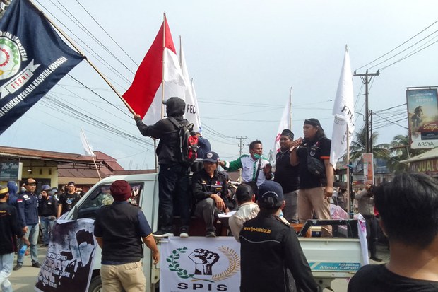 Indonesia: Workers protest at China-owned smelter after deadly fire Indonesia: Workers protest at China-owned smelter after deadly fire
