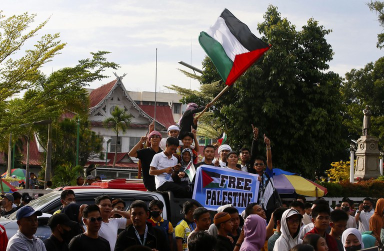 16 MY-GZ-IL-Anwar-Palestinians3.jpg 16 MY-GZ-IL-Anwar-Palestinians3.jpg