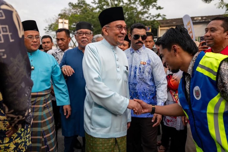25-MY-anwar3.jpg 25-MY-anwar3.jpg