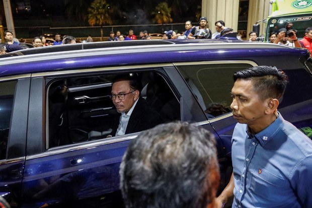 Analysts: Anwar must focus on economy after Malaysian opposition’s success at polls Analysts: Anwar must focus on economy after Malaysian opposition’s success at polls