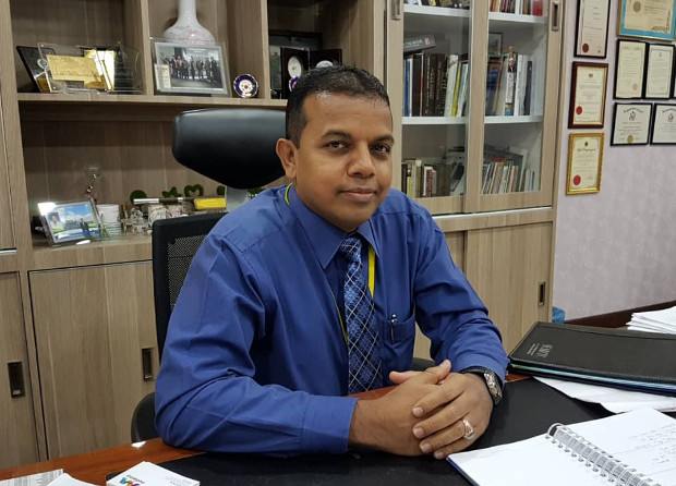 Ayob Khan Mydin Pitchay, the chief of the Malaysian police’s counterterrorist wing, is seen in his office at Special Branch headquarters in Kuala Lumpur, Dec. 2017. [Amy Chew/BenarNews] 