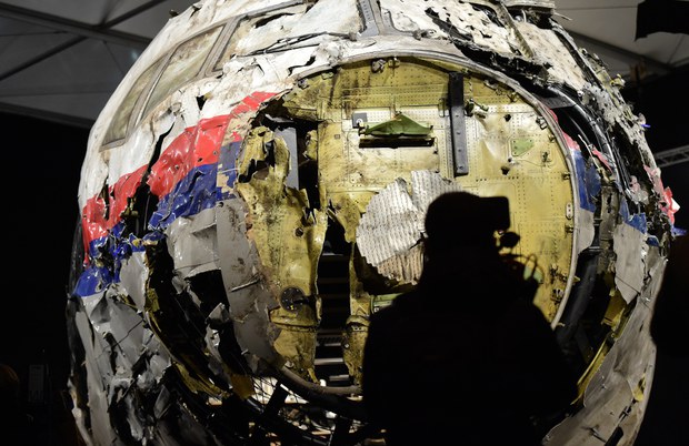 151013-MY-MH17-1000 151013-MY-MH17-1000