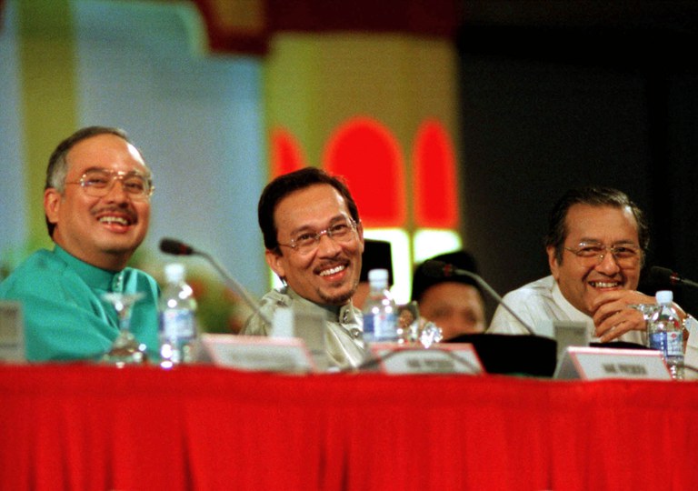 Najib-Anwar-Mahathir.JPG Najib-Anwar-Mahathir.JPG