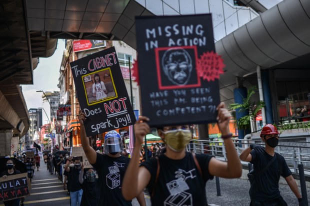 Ex-PM to lead Malaysia’s COVID Strategy; New Government Dodges Confidence Vote Ex-PM to lead Malaysia’s COVID Strategy; New Government Dodges Confidence Vote