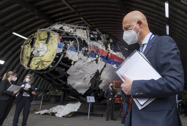 MH17-court-tour.jpg