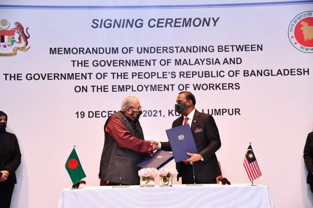 Malaysia to Recruit Bangladeshi Workers 3 Years after Suspending Hirings Malaysia to Recruit Bangladeshi Workers 3 Years after Suspending Hirings