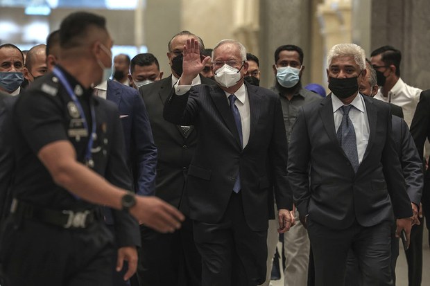 Najib asks Federal Court to toss SRC conviction, allow retrial Najib asks Federal Court to toss SRC conviction, allow retrial