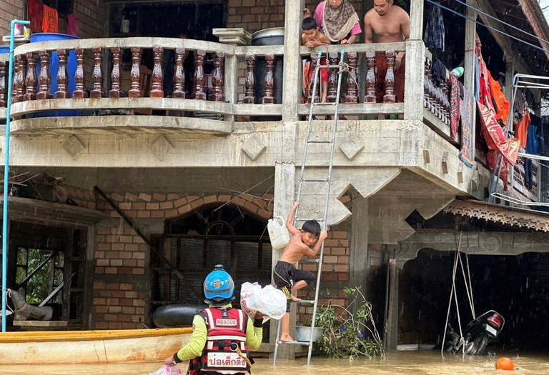 02 MY-TH-flood4.JPG 02 MY-TH-flood4.JPG