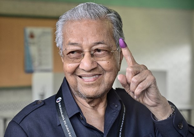 After election loss, Malaysia’s Mahathir says he will focus on writing history After election loss, Malaysia’s Mahathir says he will focus on writing history