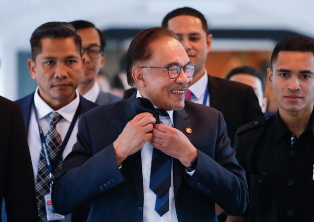 Malaysian PM Anwar breezes through vote of confidence in parliament Malaysian PM Anwar breezes through vote of confidence in parliament