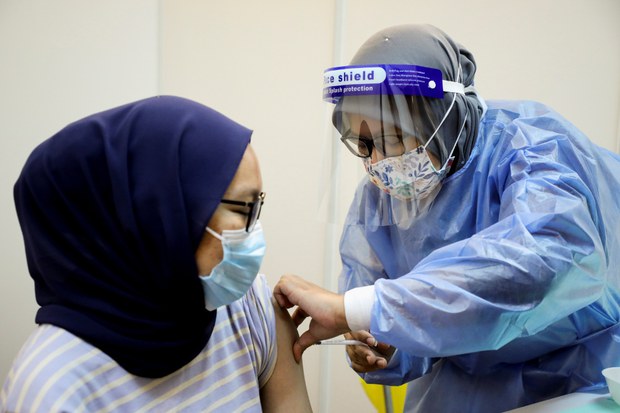 Kuala Lumpur to Seek Bangkok’s Assurance on Vaccine Supply from Thai Producer Kuala Lumpur to Seek Bangkok’s Assurance on Vaccine Supply from Thai Producer