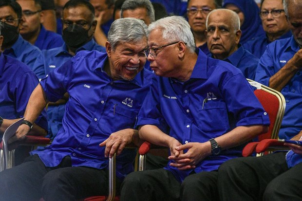 UMNO president flexes muscles, drops PM’s loyalists from electoral line-up UMNO president flexes muscles, drops PM’s loyalists from electoral line-up