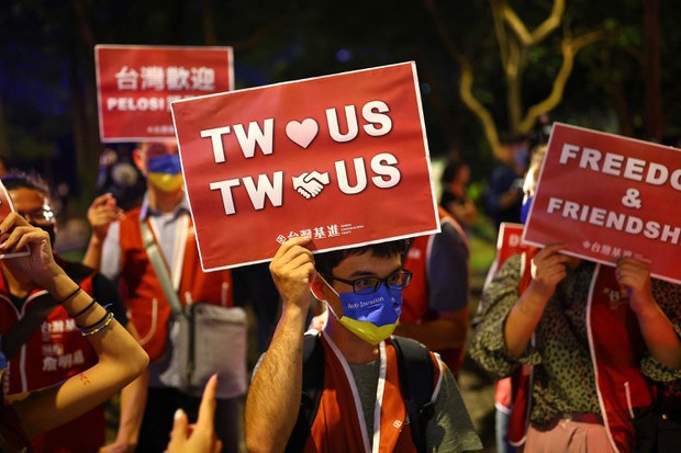 US Speaker Pelosi arrives in Taiwan to welcoming crowds, China military drills US Speaker Pelosi arrives in Taiwan to welcoming crowds, China military drills