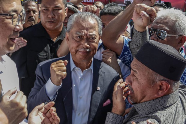 muhyiddin-middle.jpeg muhyiddin-middle.jpeg