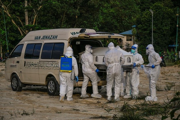 Malaysia Announces Nationwide Lockdown as COVID-19 Cases Break Record Again Malaysia Announces Nationwide Lockdown as COVID-19 Cases Break Record Again