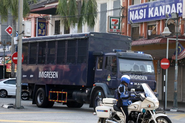 Malaysia Deports More Than 1,000 Myanmar Nationals Despite Court Order Malaysia Deports More Than 1,000 Myanmar Nationals Despite Court Order