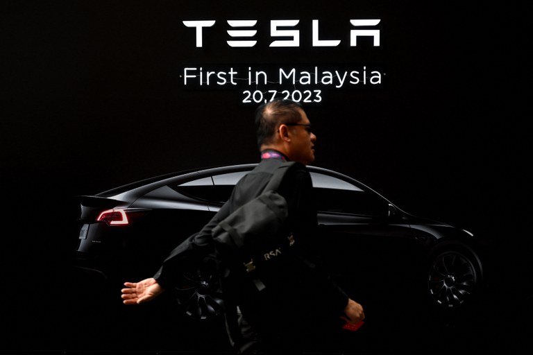 MY-Tesla-pic.jpg MY-Tesla-pic.jpg