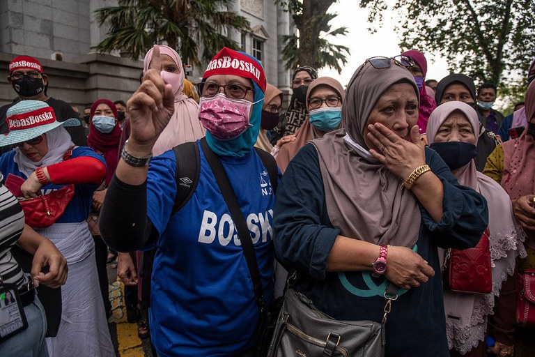 najib-crowd.jpeg najib-crowd.jpeg