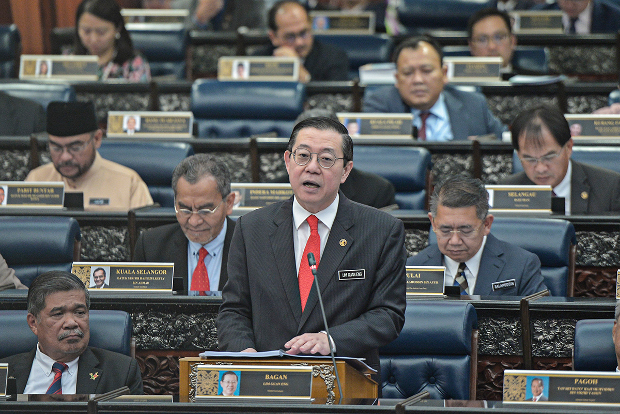 Finance Minister Lim Guan Eng presents the 2020 budget to Parliament in Kuala Lumpur, Oct. 11, 2019. [S. Mahfuz/BenarNews]