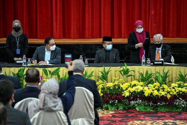 Malaysian Govt Signs Historic Pact with Opposition to Ensure Stability Malaysian Govt Signs Historic Pact with Opposition to Ensure Stability