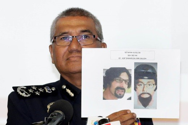 Malaysian Police Inspector-General Mohamad Fuzi Harun shows the photograph of one of two suspects next to a computer-generated  sketch released days earlier, during a news conference at police headquarters in Kuala Lumpur, April 25, 2018. [S. Mahfuz/BenarNews]