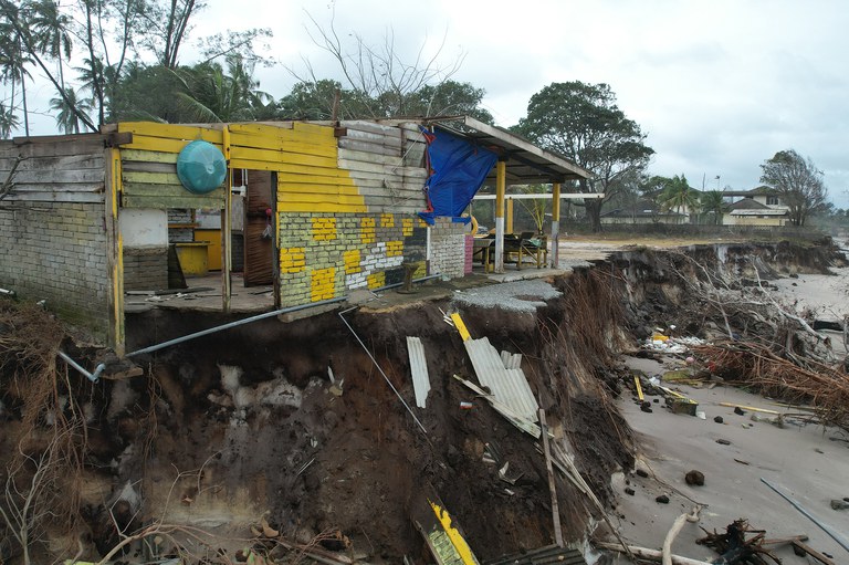 pengkalan-maras-terengganu-coastal erosion 2.jpg pengkalan-maras-terengganu-coastal erosion 2.jpg