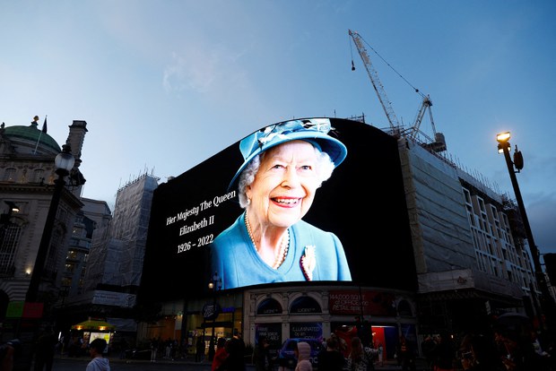 Queen-pic-ticker.JPG