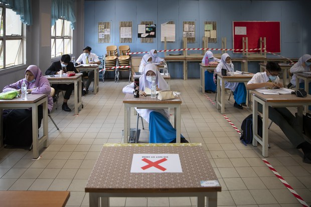 Ex-Malaysian high schoolers sue teacher for his absenteeism – and win Ex-Malaysian high schoolers sue teacher for his absenteeism – and win