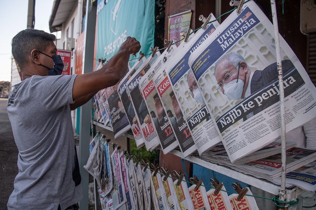 UMNO move to back jailed Najib may make party stronger, analysts say UMNO move to back jailed Najib may make party stronger, analysts say