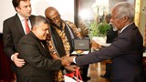 160504-my-zunar-award620.jpg