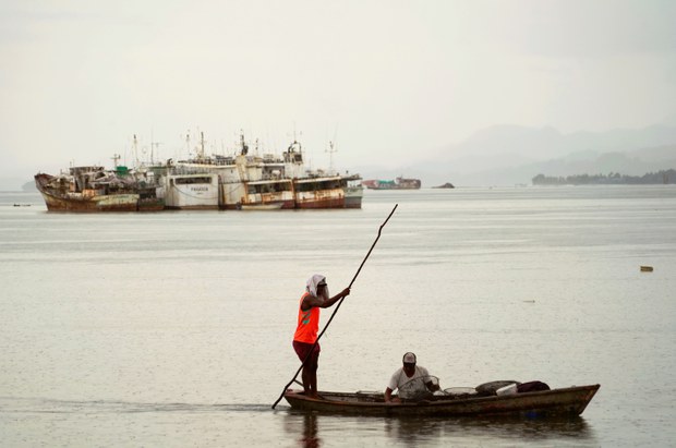 Fiji’s fishing ship graveyard highlights lax Pacific dumping controls Fiji’s fishing ship graveyard highlights lax Pacific dumping controls
