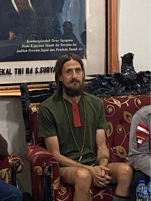New Zealand pilot freed after 19 months in Papua rebel captivity New Zealand pilot freed after 19 months in Papua rebel captivity
