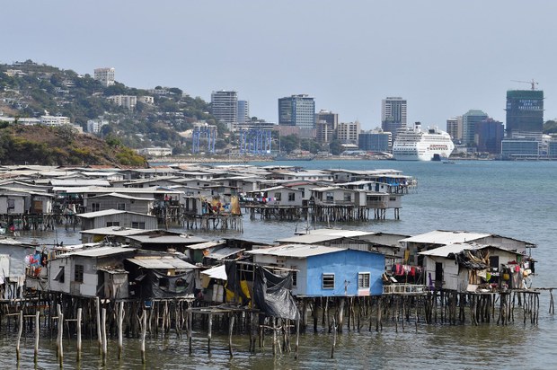 Clamor at luxury hotel highlights Papua New Guineans’ struggle to find work Clamor at luxury hotel highlights Papua New Guineans’ struggle to find work