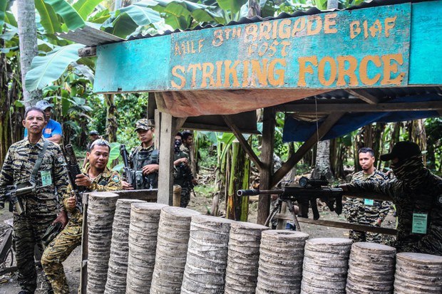 2 MILF members blamed for deadly ambush surrender in southern Philippines 2 MILF members blamed for deadly ambush surrender in southern Philippines