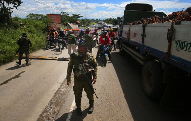 Muslim Militants Pushed Out after Attacking Southern Town, Philippine Military Says Muslim Militants Pushed Out after Attacking Southern Town, Philippine Military Says