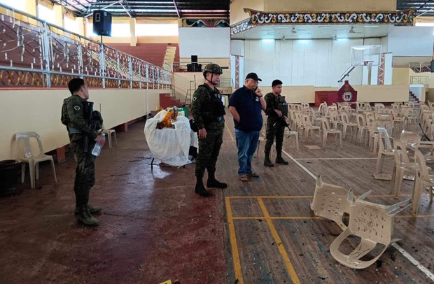 Philippine president blames deadly Marawi bombing on ‘foreign terrorists’ Philippine president blames deadly Marawi bombing on ‘foreign terrorists’
