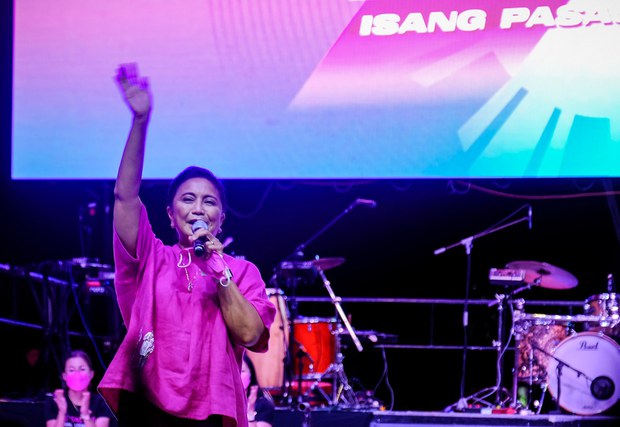 Philippine presidential candidate Robredo bows out, urges supporters to accept Marcos win Philippine presidential candidate Robredo bows out, urges supporters to accept Marcos win