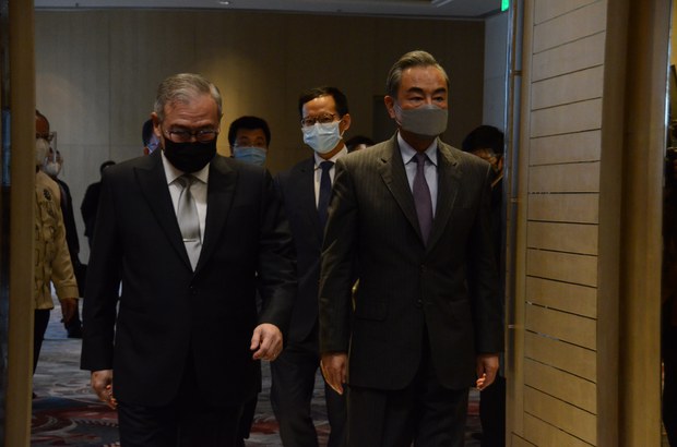 Chinese FM Wraps Up Aid Diplomacy Push through SE Asia Chinese FM Wraps Up Aid Diplomacy Push through SE Asia