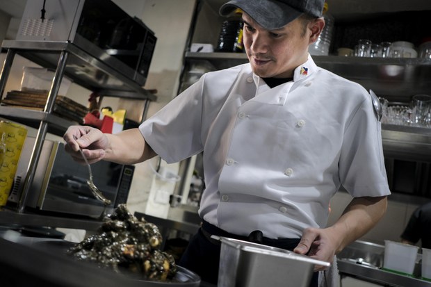 Chef’s beef broth, roasted chicken pay homage to southern Philippine homeland Chef’s beef broth, roasted chicken pay homage to southern Philippine homeland