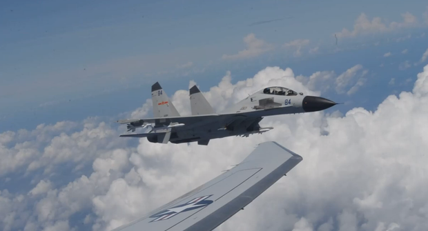 US military releases images of ‘coercive’ maneuvers by Chinese aircraft US military releases images of ‘coercive’ maneuvers by Chinese aircraft