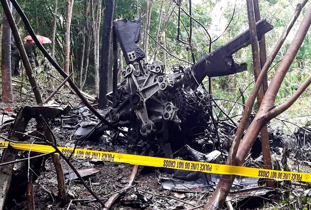 6 Die in Philippine Military Helicopter Crash 6 Die in Philippine Military Helicopter Crash