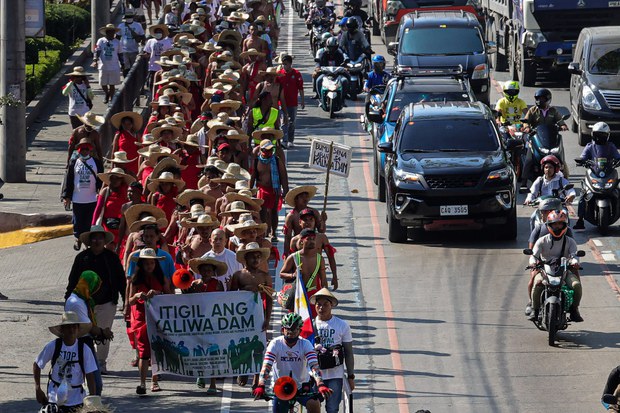 Indigenous Filipinos march to Manila to protest China-funded dam Indigenous Filipinos march to Manila to protest China-funded dam