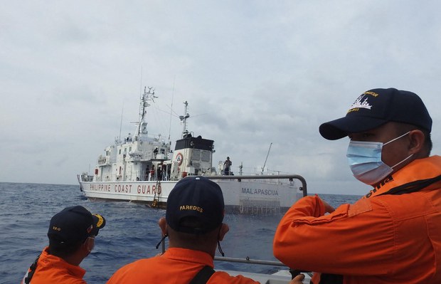Philippines Calls on China to Stop Harassing Coast Guard Ships Philippines Calls on China to Stop Harassing Coast Guard Ships