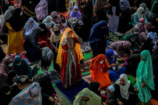 Muslims celebrate Eid al-Fitr