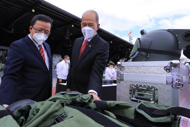 China Donates Military, Construction Equipment to Philippine Defense Department China Donates Military, Construction Equipment to Philippine Defense Department