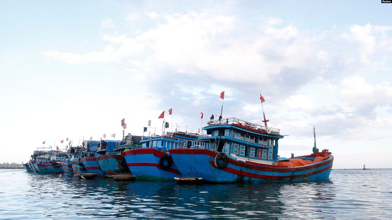 fishing boats.jpg fishing boats.jpg