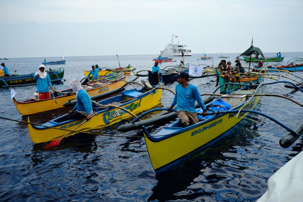 Filipino civilian convoy departs for Scarborough Shoal, demands ‘China leave’ Filipino civilian convoy departs for Scarborough Shoal, demands ‘China leave’
