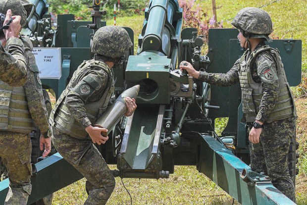 Philippine troops kill communist rebels in central province Philippine troops kill communist rebels in central province