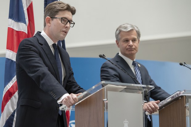 FBI, MI5 team up to warn of risks of Chinese hackers, spies FBI, MI5 team up to warn of risks of Chinese hackers, spies