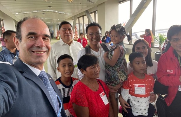 Filipino former Hamas hostage reunites with family in Manila Filipino former Hamas hostage reunites with family in Manila